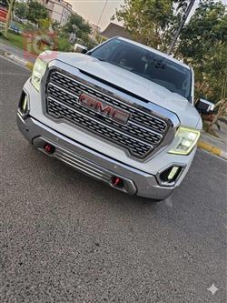 GMC Sierra